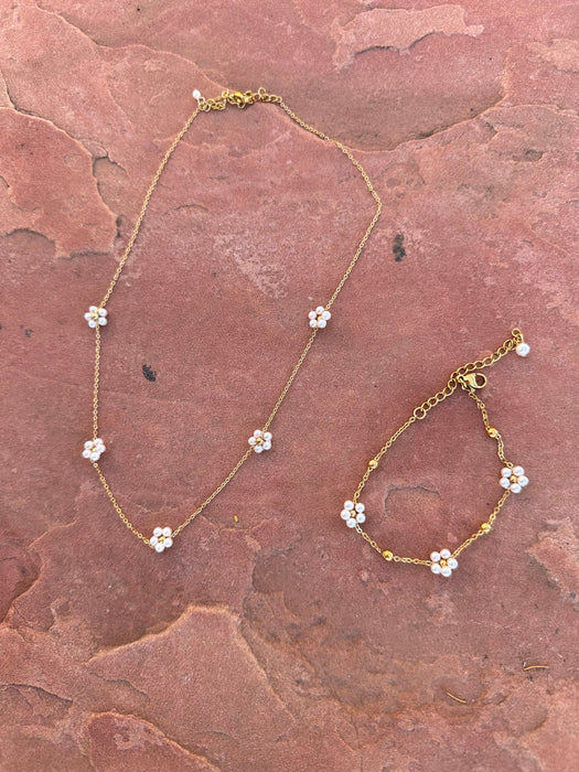 “The Golden Collection” Handmade Mother of Pearl Beaded 18k Gold Plated Flower Necklace