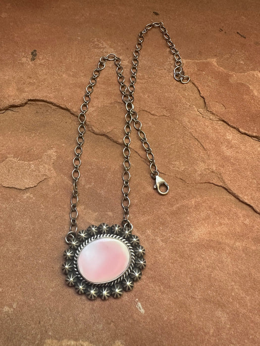 Navajo Queen Pink Conch Shell And Sterling Silver Single Stone Necklace Signed L James