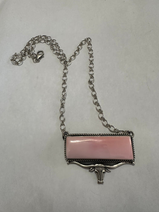 Navajo Queen Pink Conch Shell And Sterling Silver Longhorn Bar Necklace Signed P Yazzie