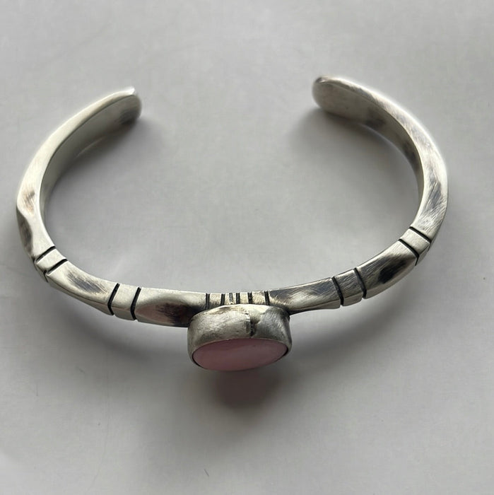 Navajo Single Stone Pink Conch & Sterling Silver Cuff Bracelet Signed Tahe