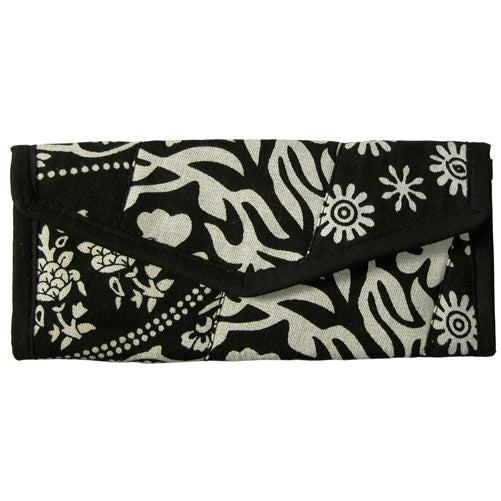 <center>Black Tone Patchwork Clutch </br>Crafted by Artisans in India </br>Measures 3-1/2” x 8-1/2” when closed</center>