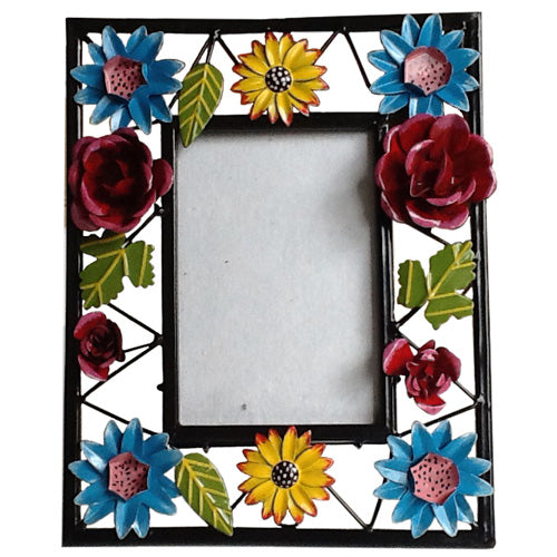 <center>Flower Photo Frame crafted by Artisans in India<br>Inside Measures for 4" x "6 Photo</br>Frame Measures 10 1/2" high x 8 1/2" wide x 2 1/2" thick</center>