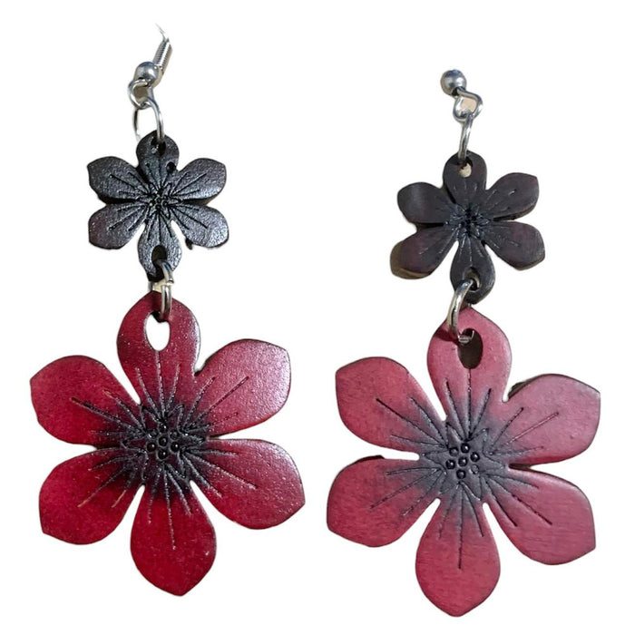 <center>Gourd Dangle Earrings with Two Red Flowers</br>Measures 2" high x 1" wide</br>Handmade in Colombia</center>